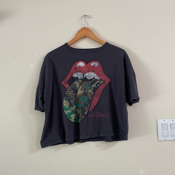 Rolling Stones Black and Green Short Sleeve Tee with Camouflage Graphic - Picture 3 of 5
